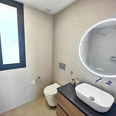 Villa New With Private Pool In Bay View